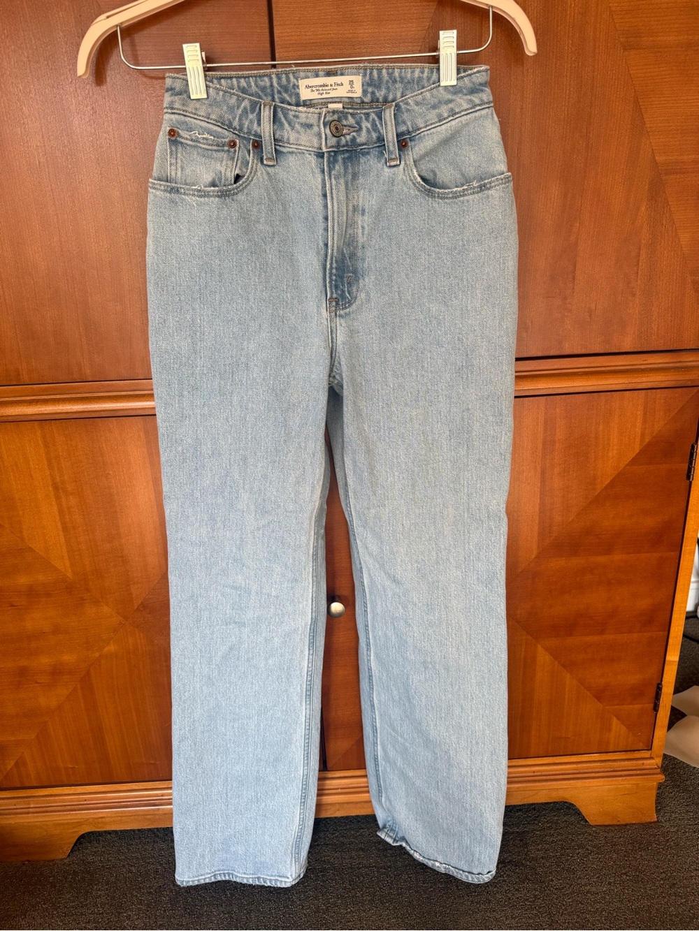 Abercrombie & Fitch The 90’s Relaxed Jean High Rise